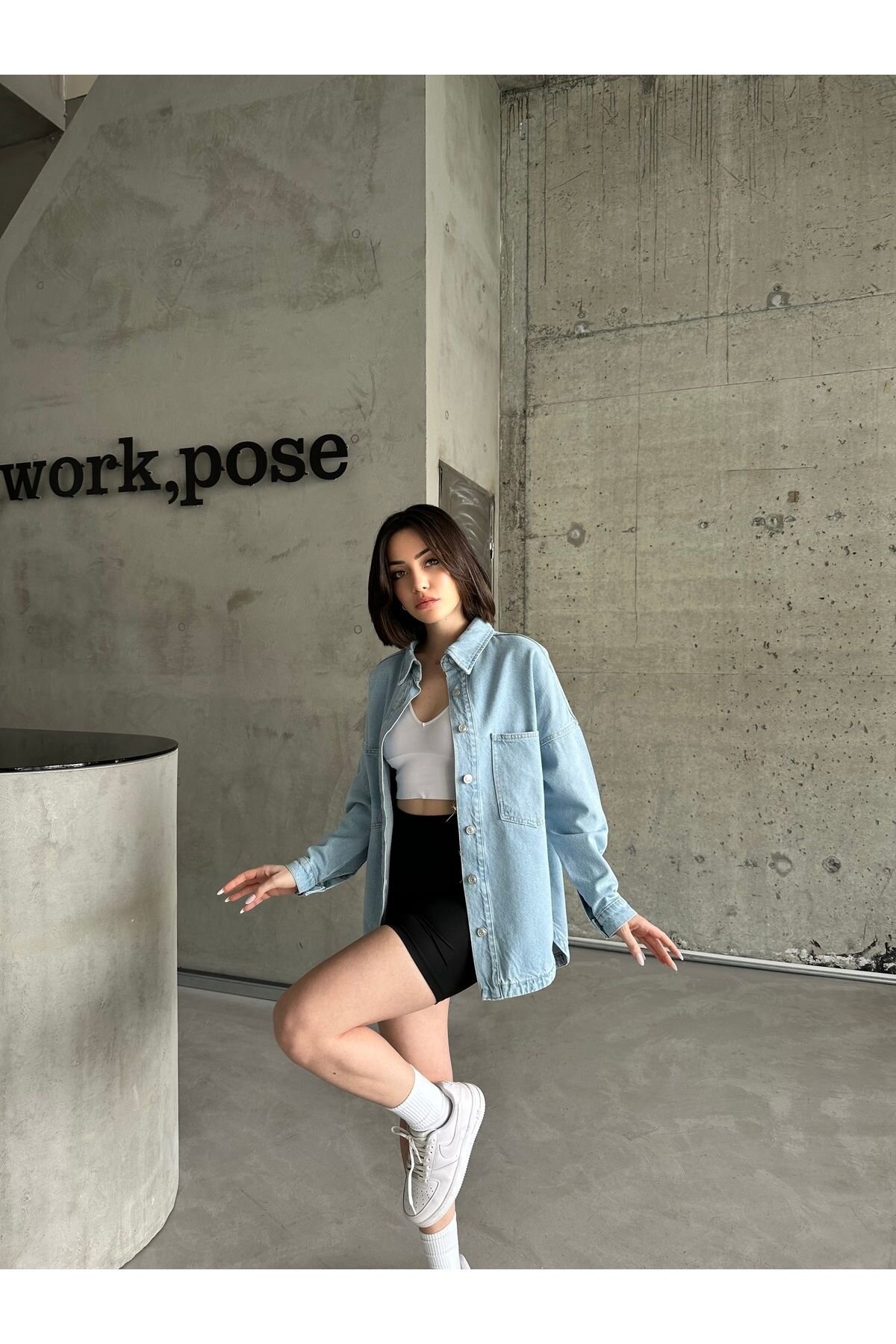 Kadın Jeans Uzun Düğmeli Göğüs Cepli Tesettür Buz Mavi Kot Ceket