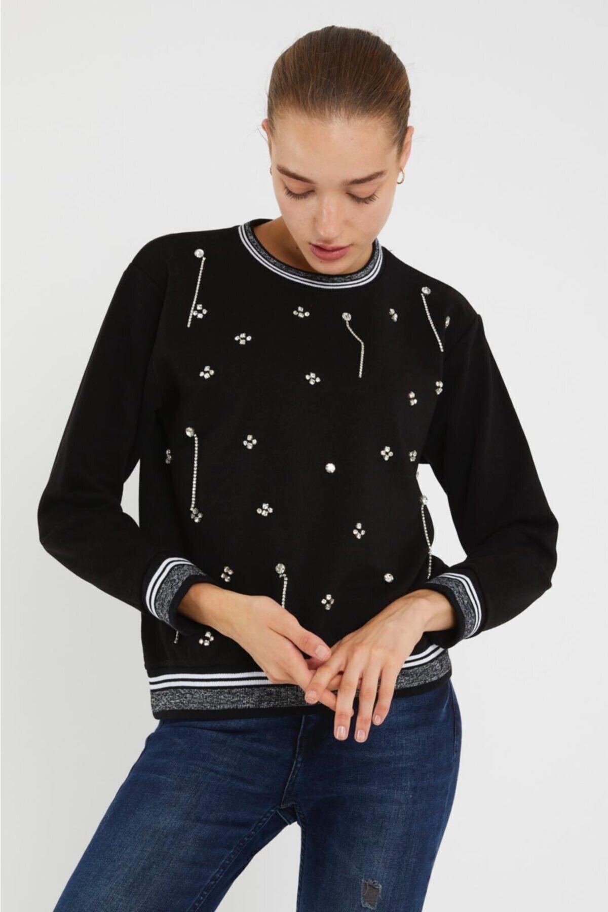 Taş Detayli Kapşonsuz Sweatshirt