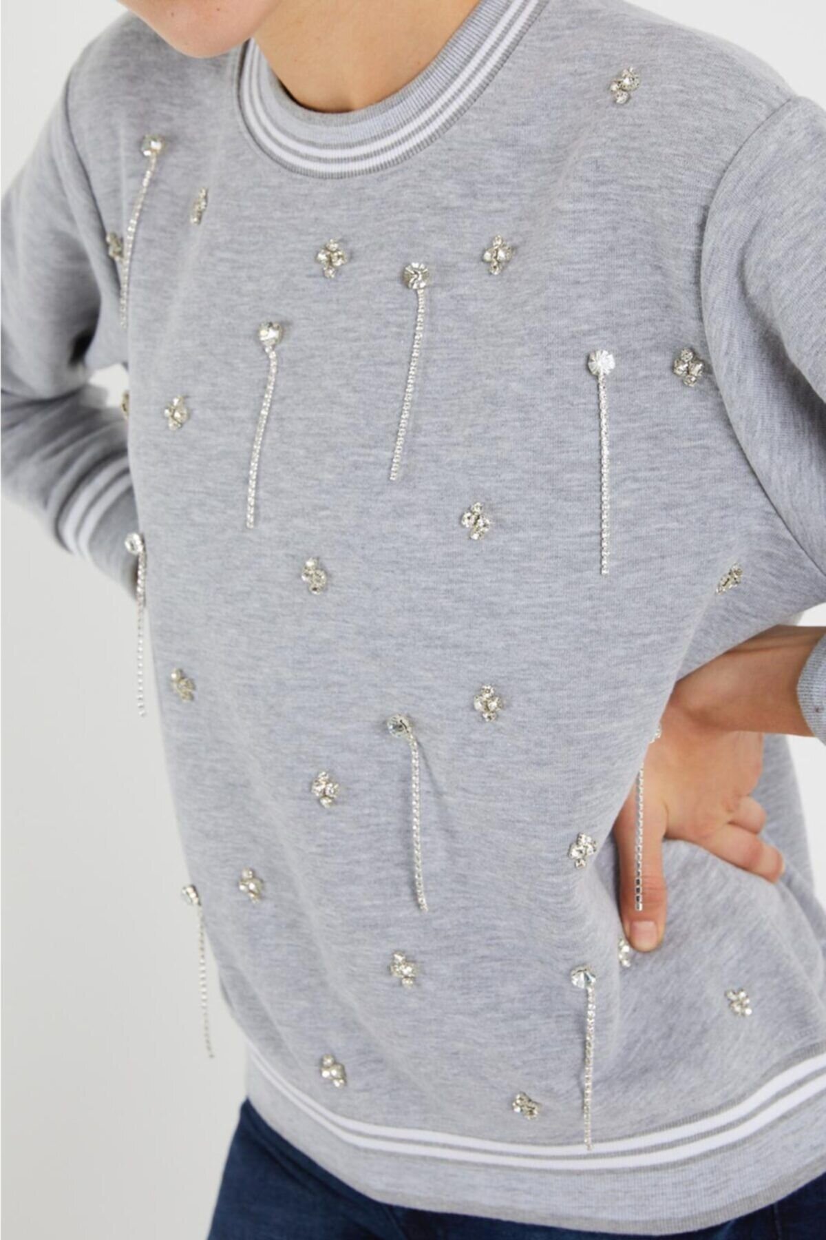 Taş Detayli Sweatshirt