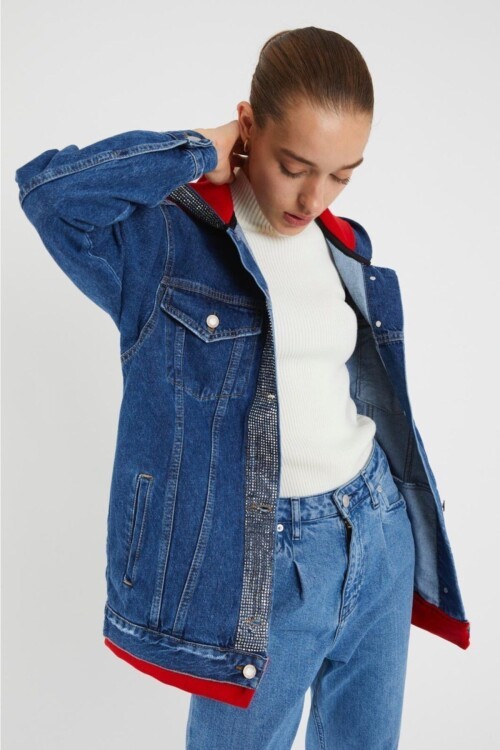 Kadın Kapüşonlu Taşlı Kot Mont Kırmızı