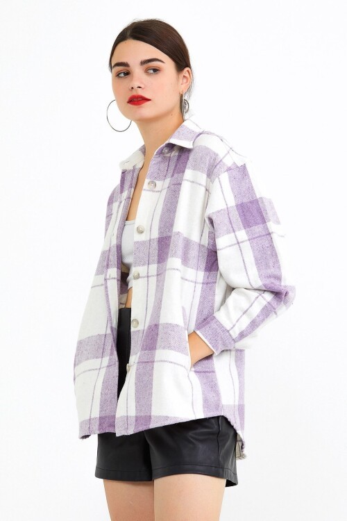 Lila Renkli Ekose Desenli Önü Düğmeli Kadın Oduncu Gömlek